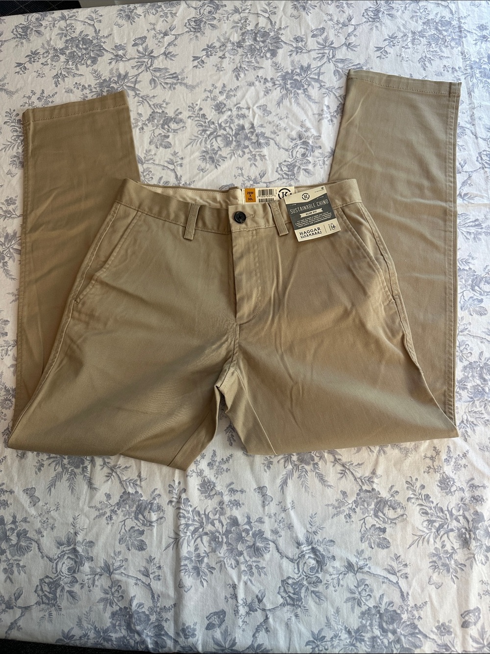 NWT Men’s Haggar Khaki Chino Slim fit 29x30